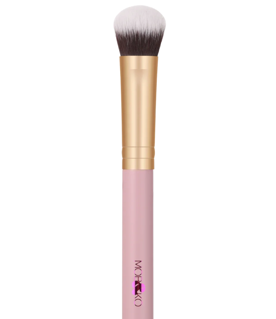 What makes the MINI PEE MO29s – Angled Concealer Brush so special?