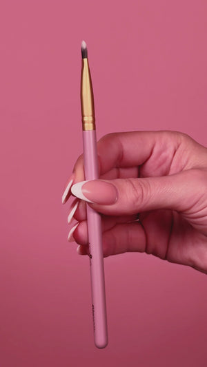 CHLOE MO31s – LIP BRUSH