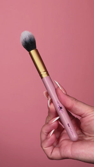 KAZ MO25s – Vegan Tapered Powder Brush