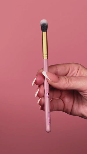 NANNA MO23s – Vegan Fluffy Tapered Blending Brush
